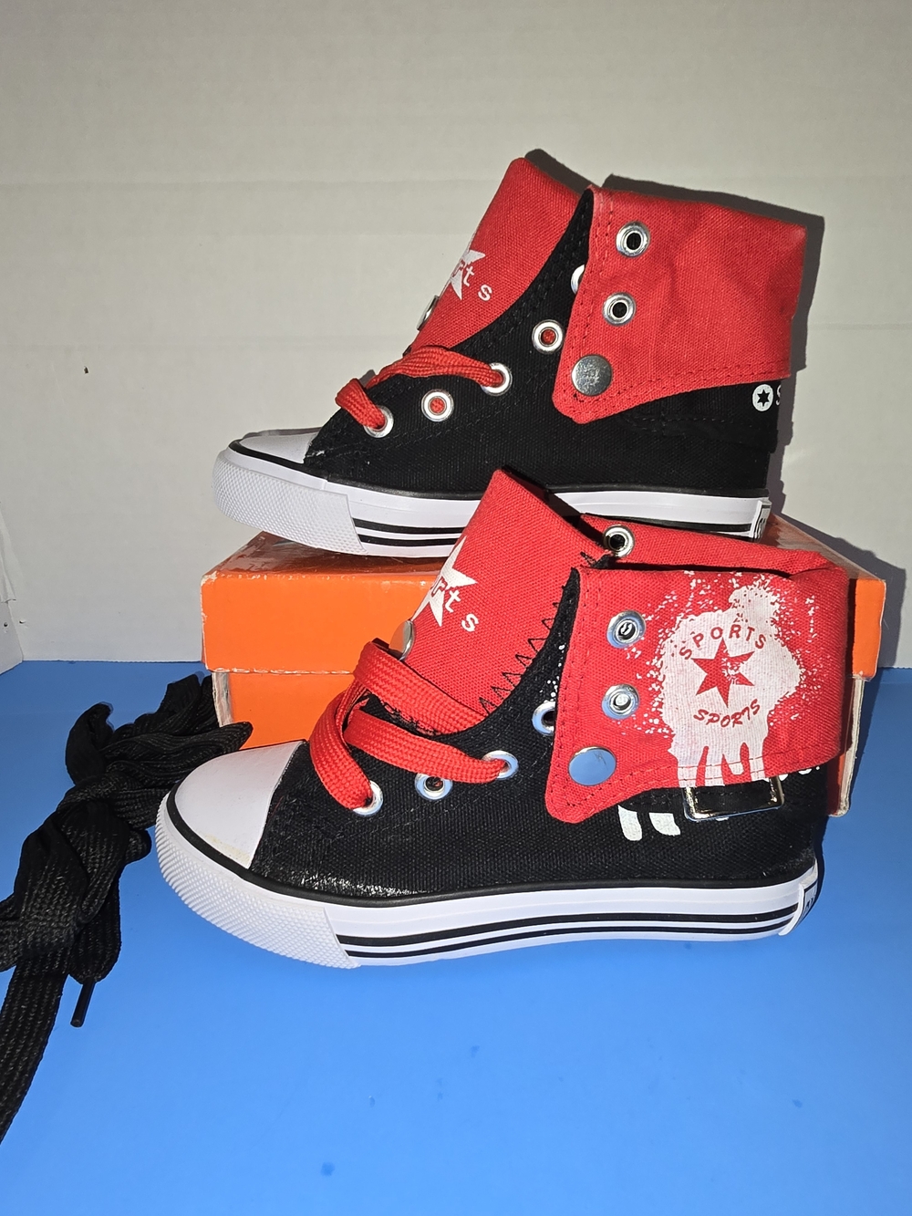 Kids Black Red High Top Sneakers Size 7 New With Box